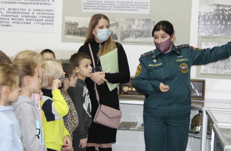 На Краснодарской краевой пожарно-технической выставке продолжаются занятия со школьниками по культуре безопасности жизнедеятельности