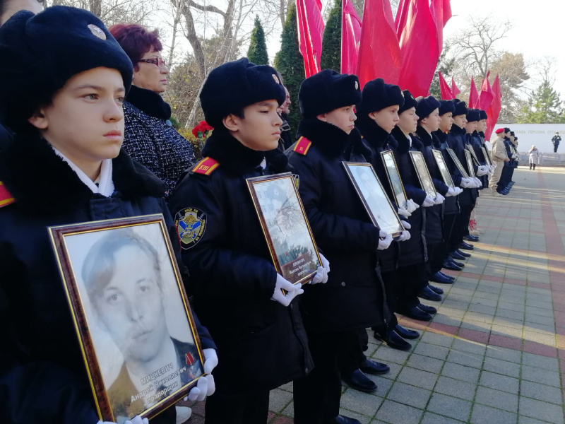 В Анапе прошла акция памяти, посвящённая погибшим в Чечне