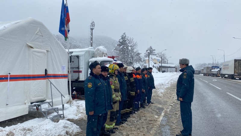 В Краснодарском крае спасатели оказывают помощь водителям в круглосуточном режиме (+видео)