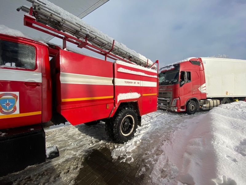 В Краснодарском крае спасатели оказывают помощь водителям в круглосуточном режиме (+видео)