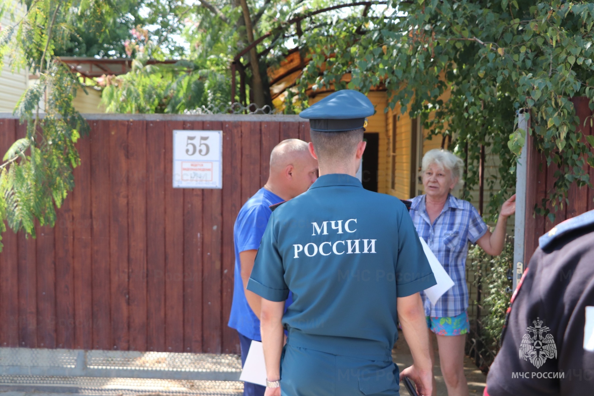 В краснодарском СНТ проведен профилактический противопожарный рейд (+видео)  - Новости - Главное управление МЧС России по Краснодарскому краю