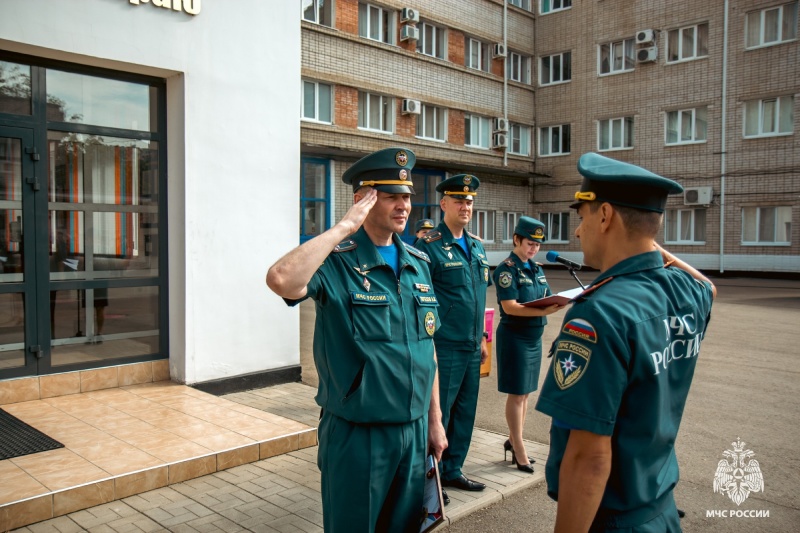 В Главном управлении вручили очередные специальные звaния