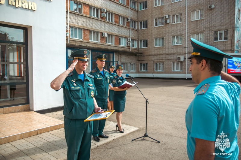 В Главном управлении вручили очередные специальные звaния