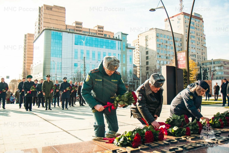 В Краснодаре возложили цветы в День Героев Отечества (+видео)